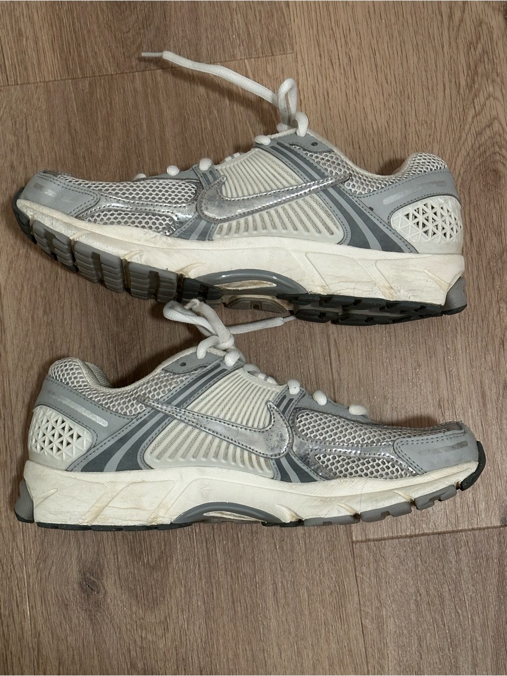 Nike Men's Athletic Shoes Gray Silver White US 19.5 - Picture 4 of 10